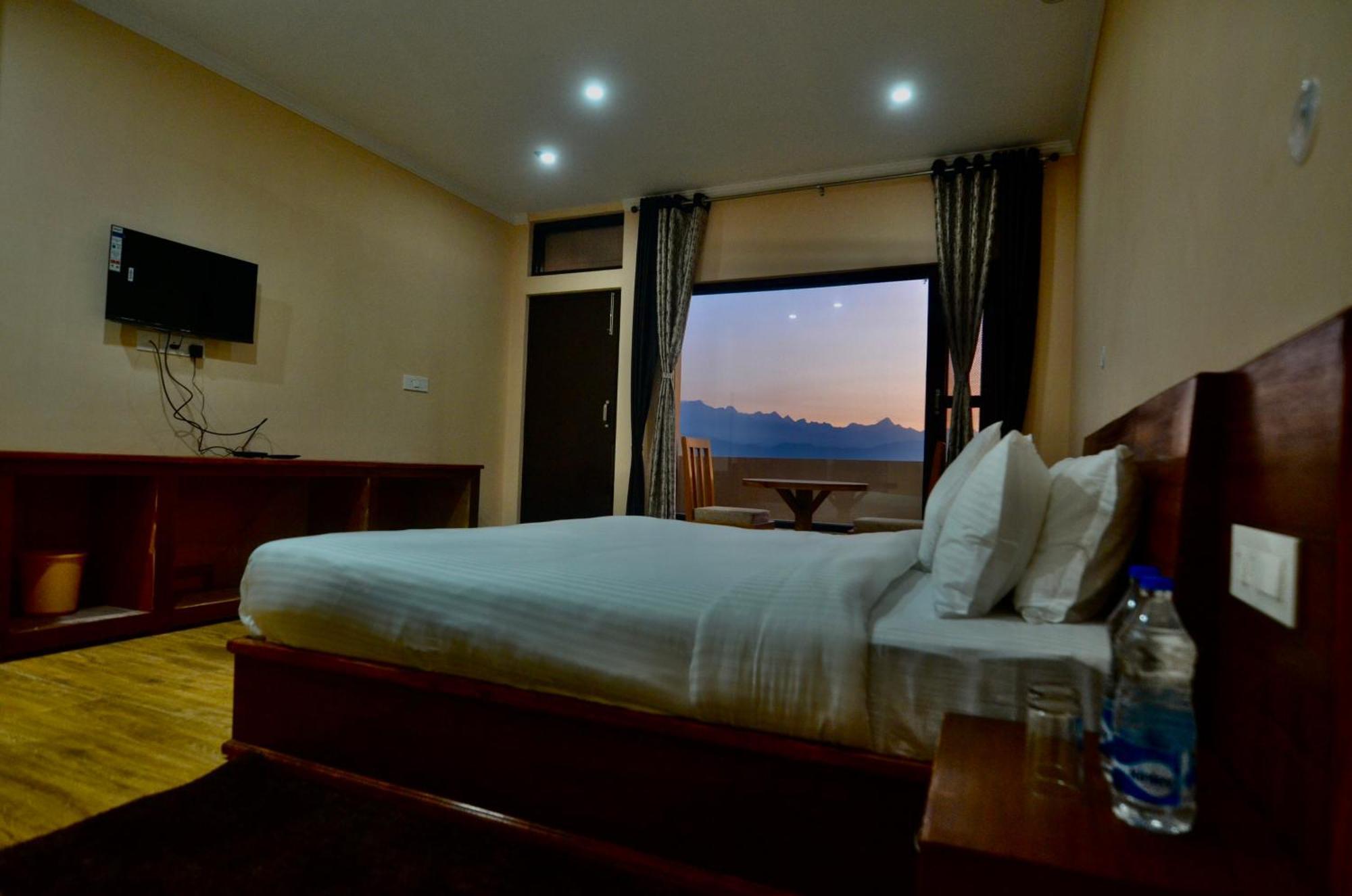 Uttarakhand Resort กอซานี ภายนอก รูปภาพ