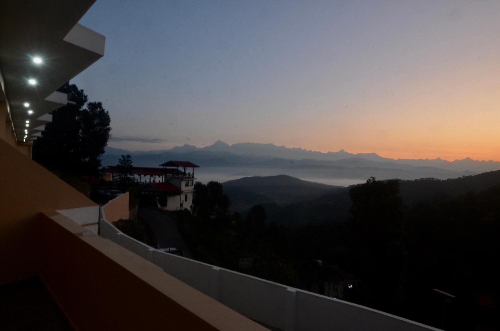 Uttarakhand Resort กอซานี ภายนอก รูปภาพ