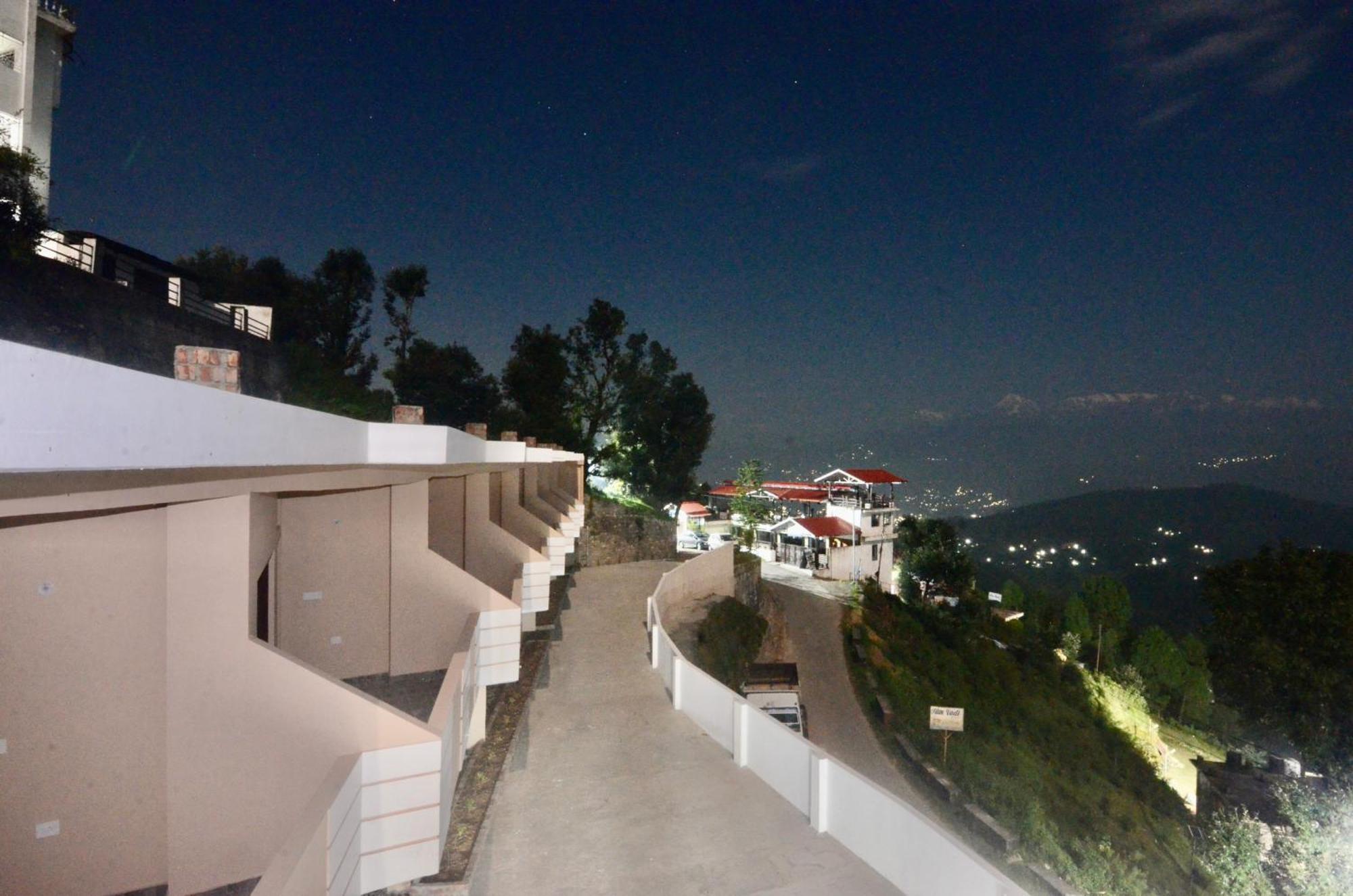 Uttarakhand Resort กอซานี ภายนอก รูปภาพ