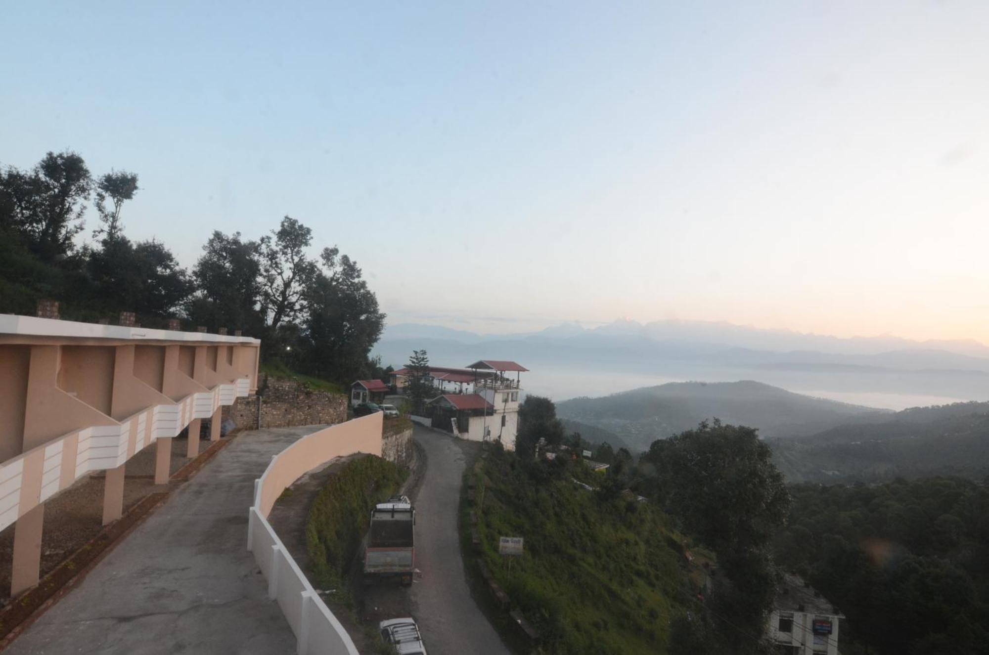 Uttarakhand Resort กอซานี ภายนอก รูปภาพ