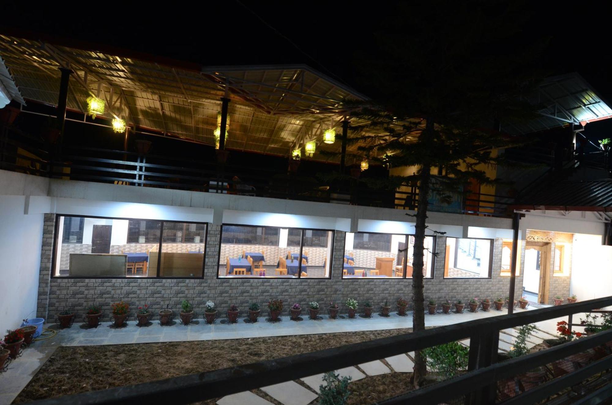 Uttarakhand Resort กอซานี ภายนอก รูปภาพ